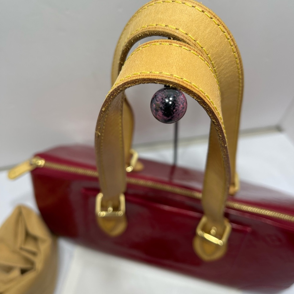 Louis Vuitton Vintage Monogram Vernis Rosewood Avenue comes with dust bag. - Picture 6 of 16